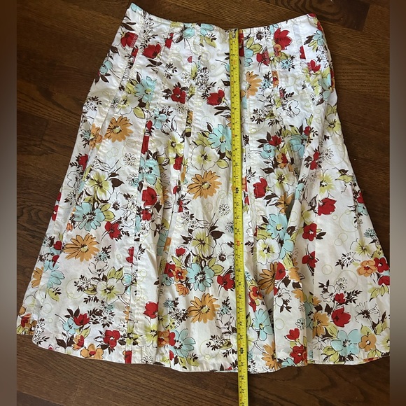 CABI pleated, floral print cotton skirt - Picture 6 of 9